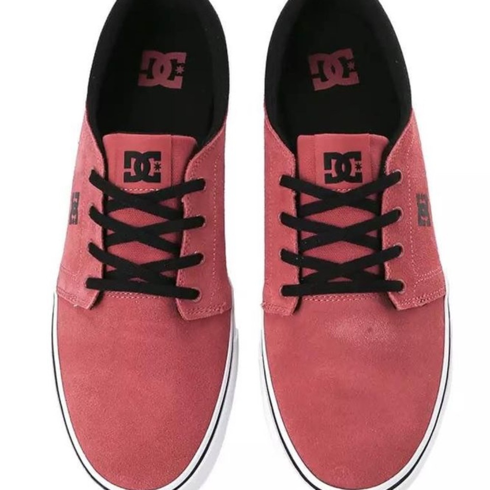 BRAND NEW women DC dc trase suede red skate shoes size US 9.5 & US 10